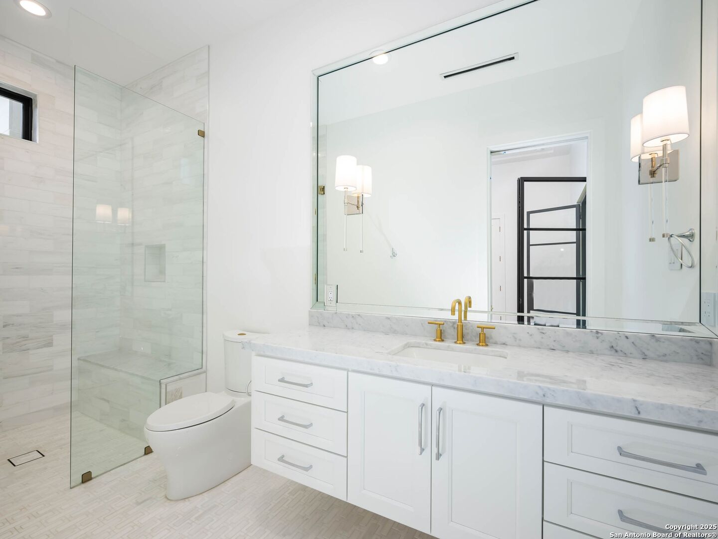 21511 Privada Avila