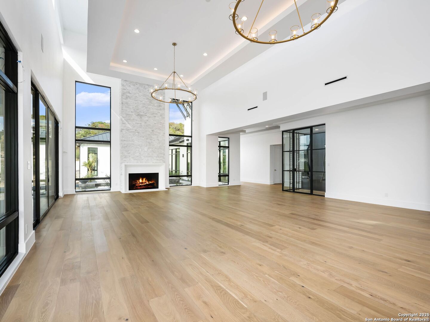 21511 Privada Avila