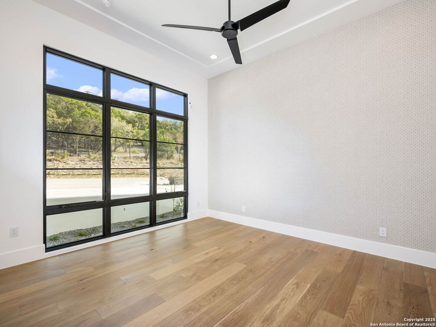 21511 Privada Avila