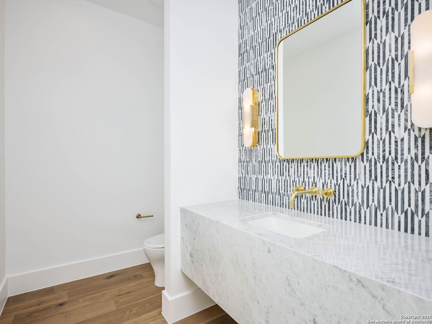 21511 Privada Avila