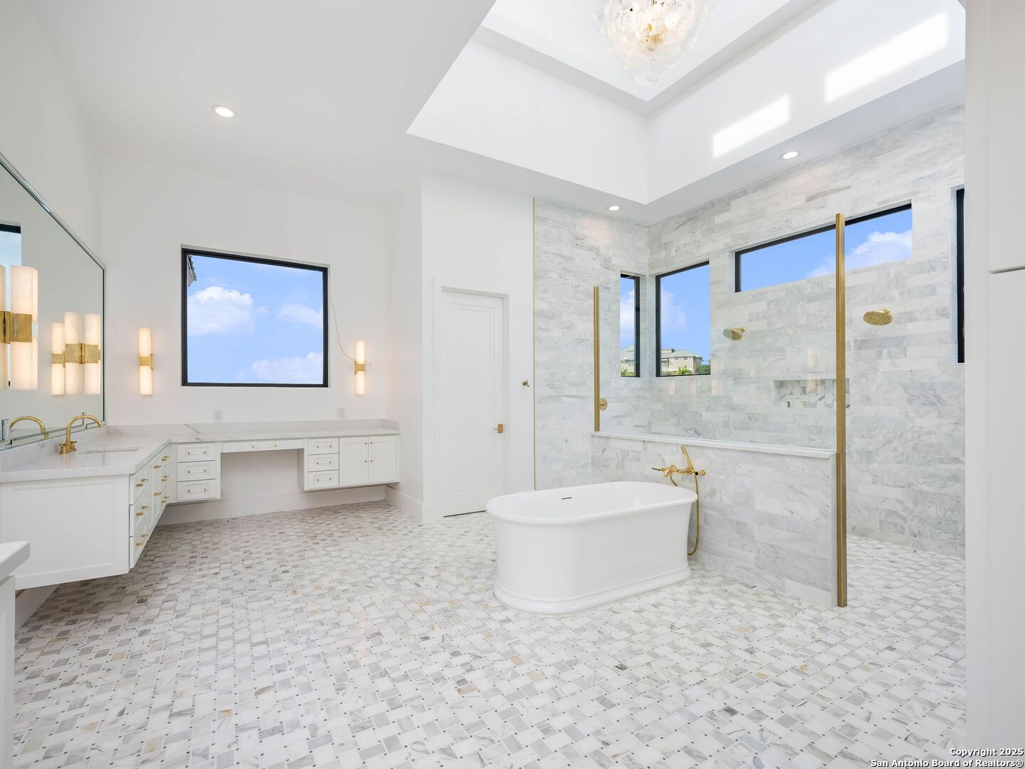 21511 Privada Avila