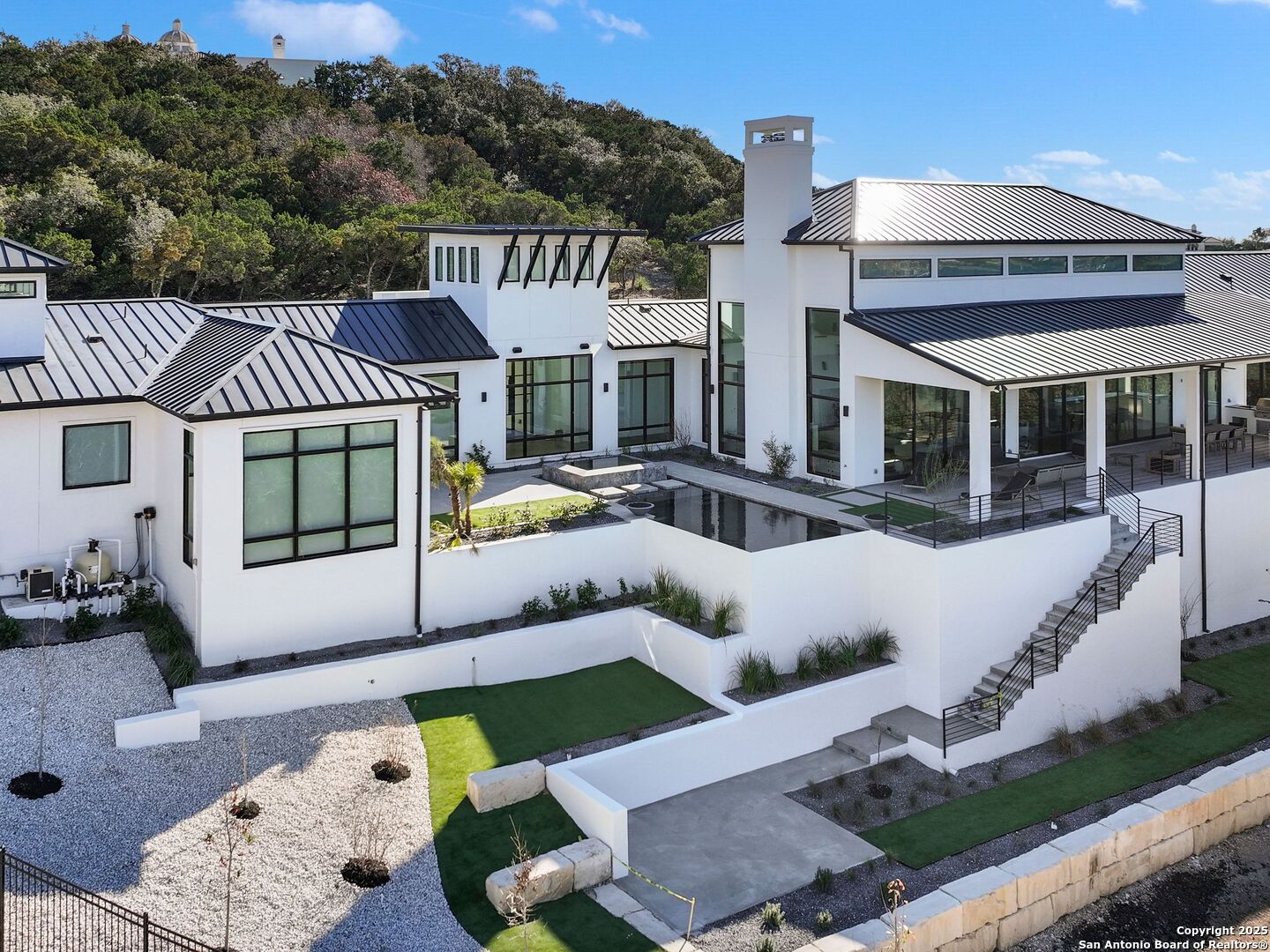 21511 Privada Avila