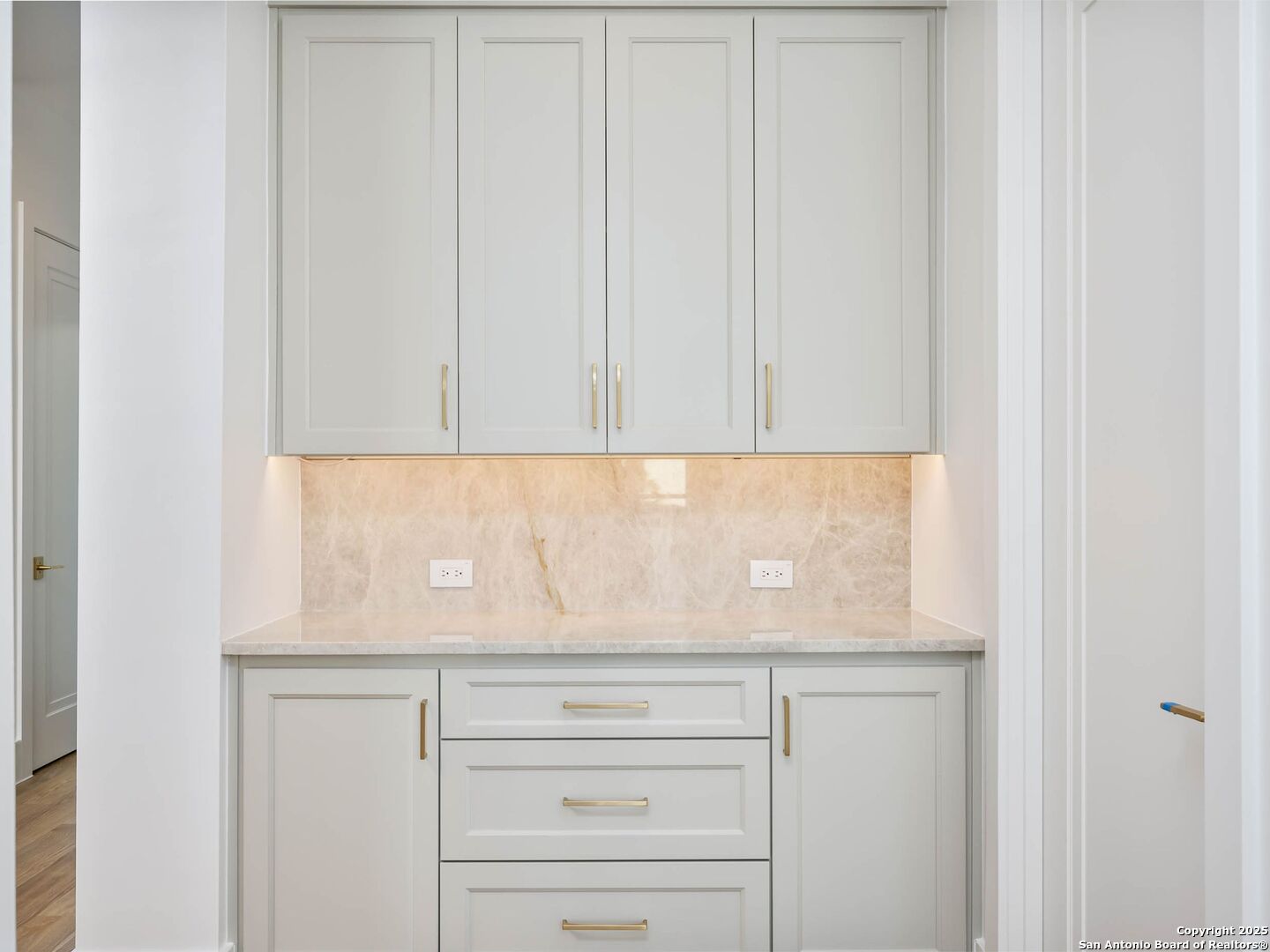 21511 Privada Avila