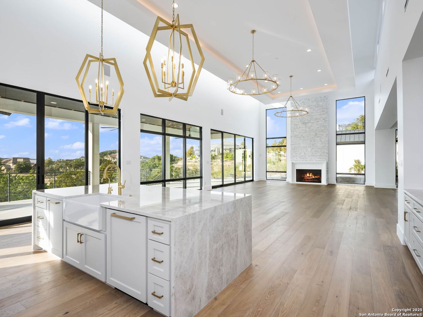 21511 Privada Avila