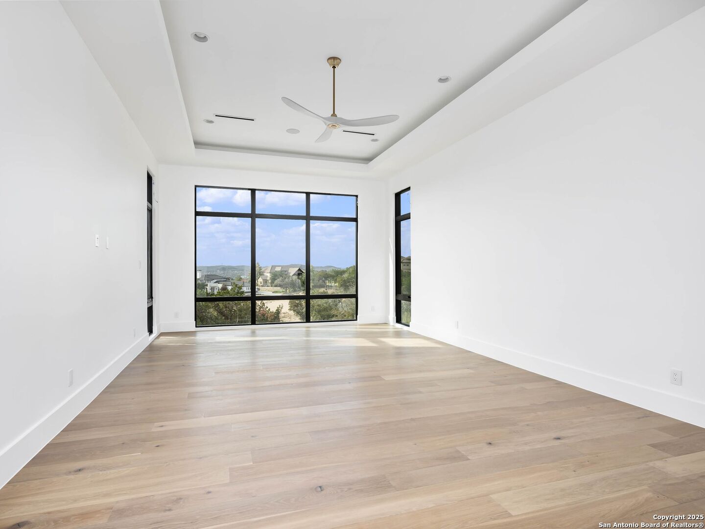 21511 Privada Avila