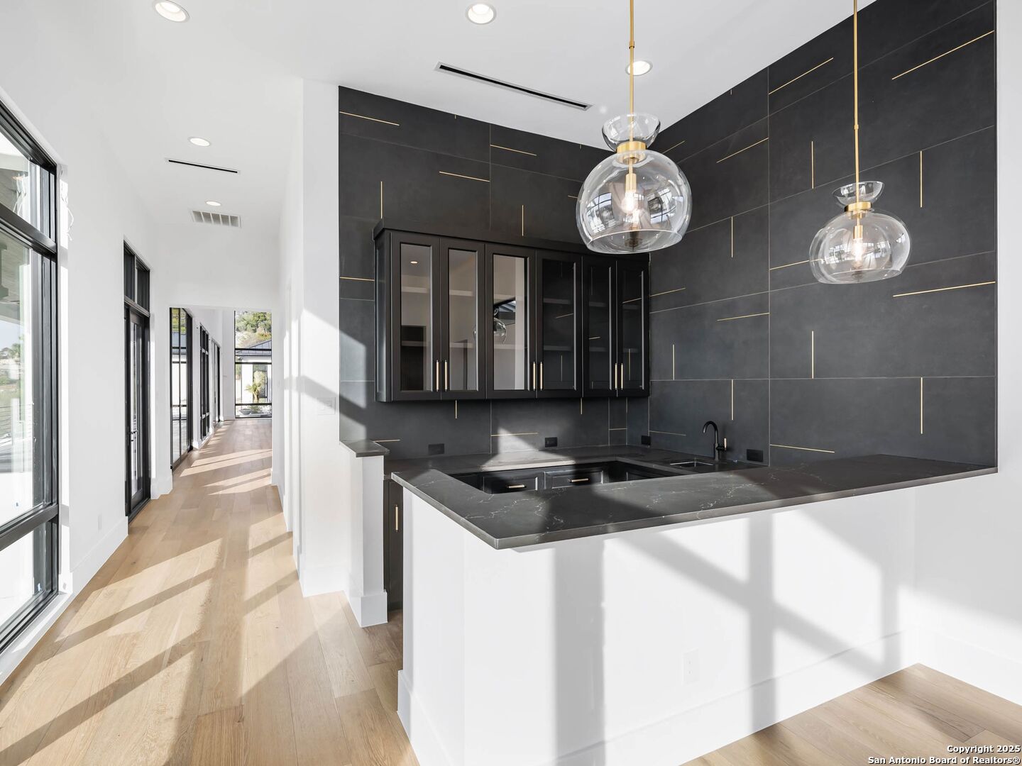21511 Privada Avila