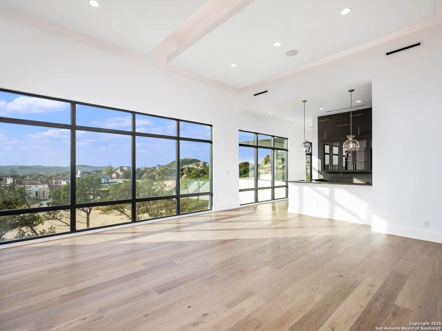 21511 Privada Avila