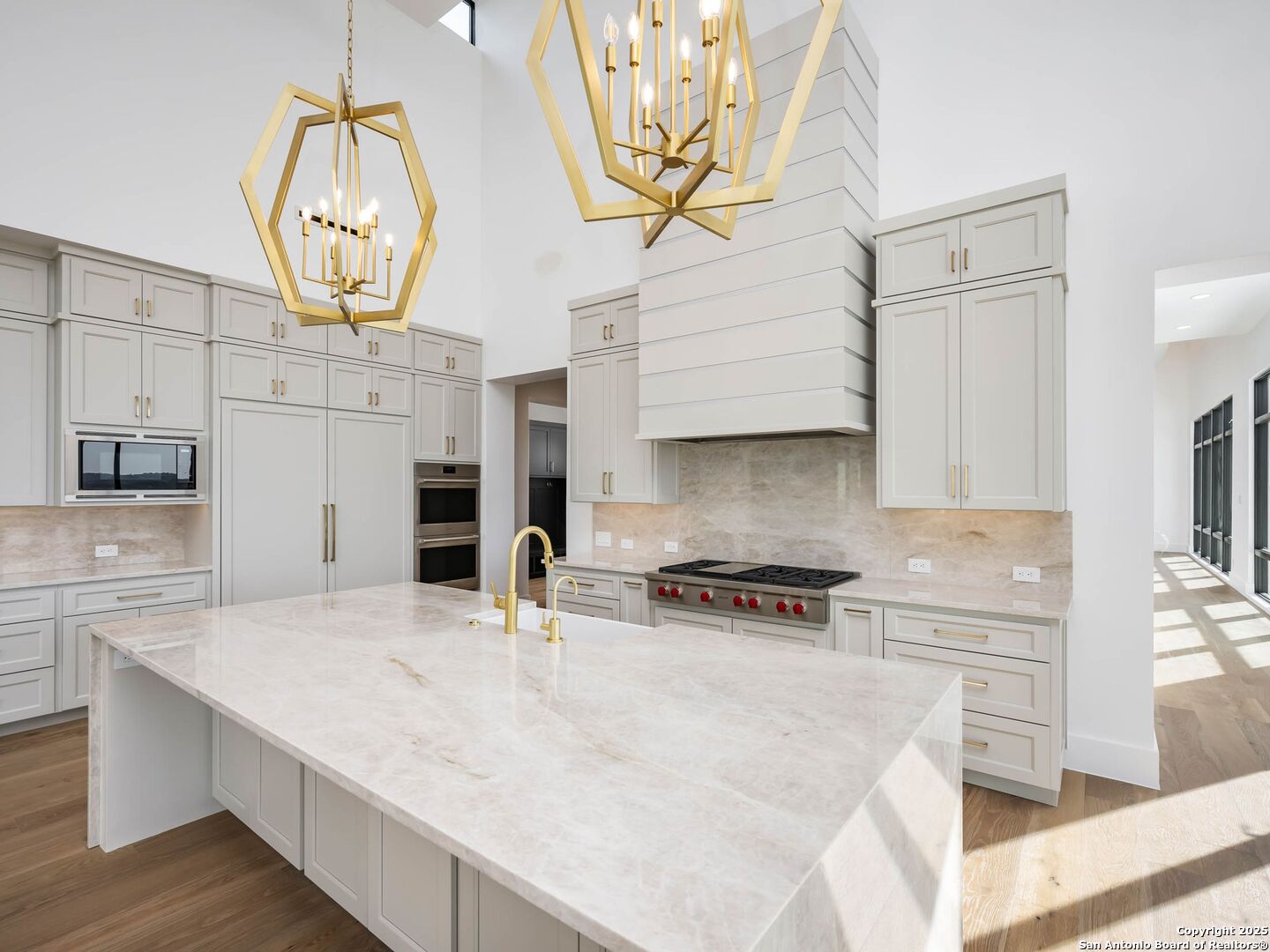 21511 Privada Avila