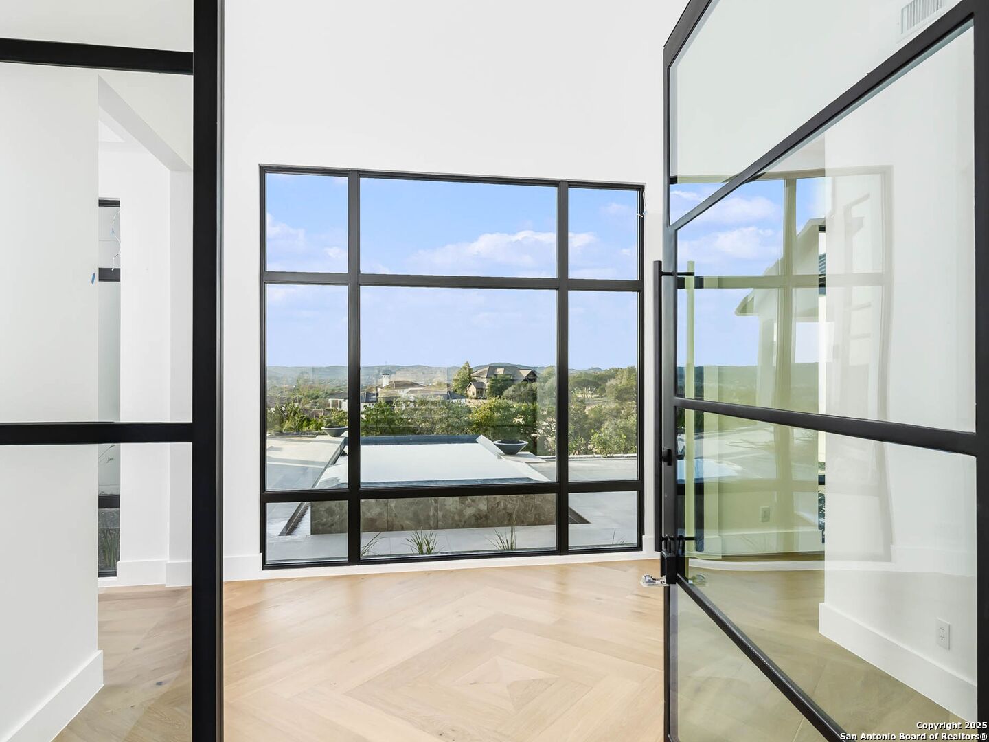 21511 Privada Avila