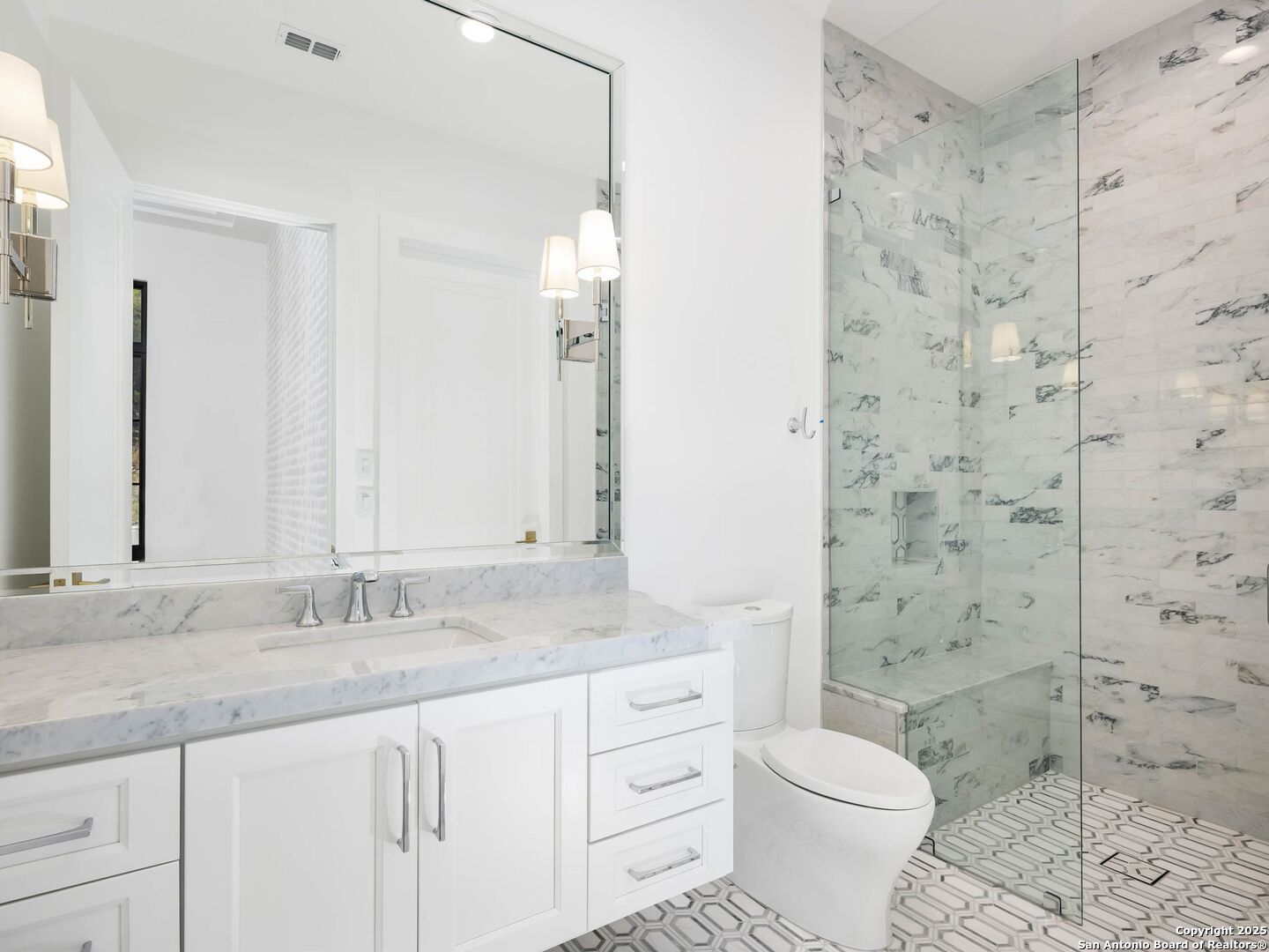 21511 Privada Avila