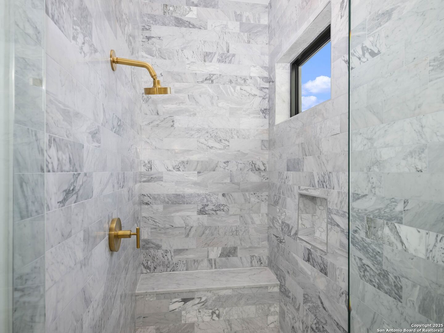 21511 Privada Avila