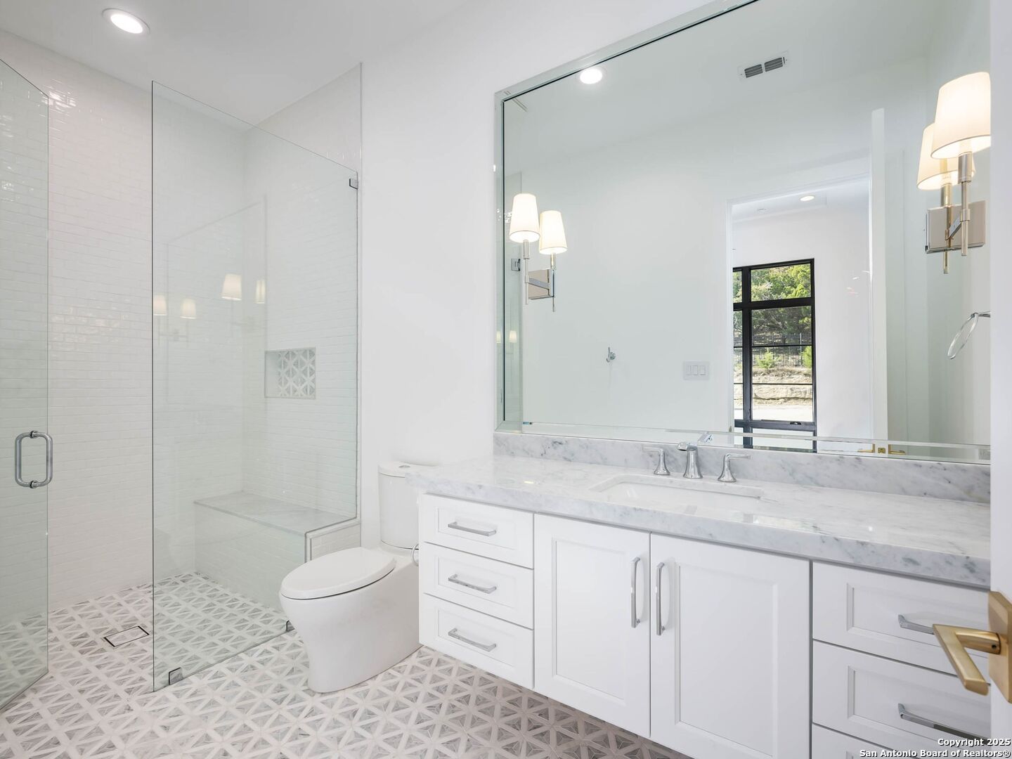 21511 Privada Avila