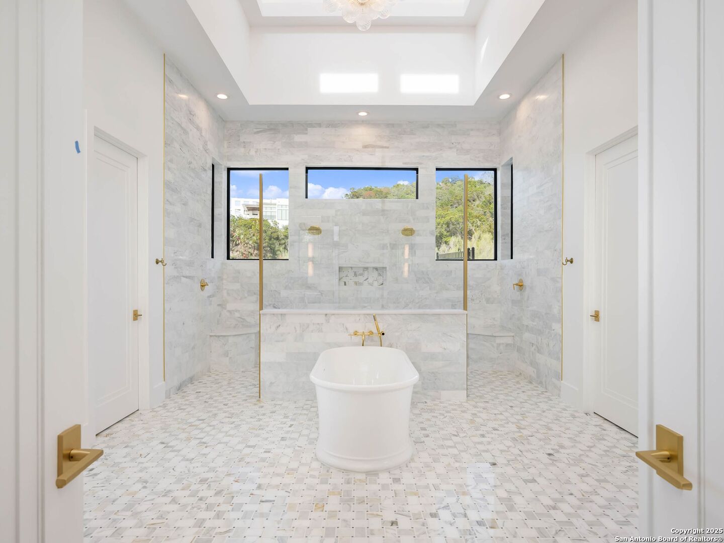 21511 Privada Avila