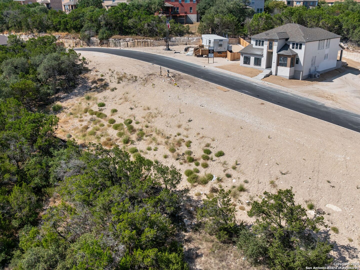 22022 Rustic Hollow