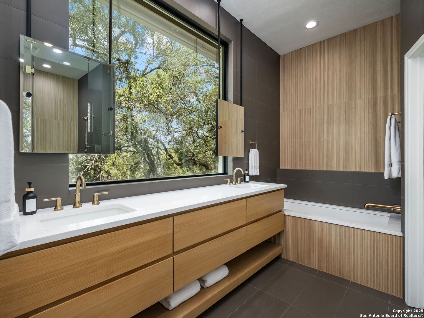 22525 Fossil Ridge