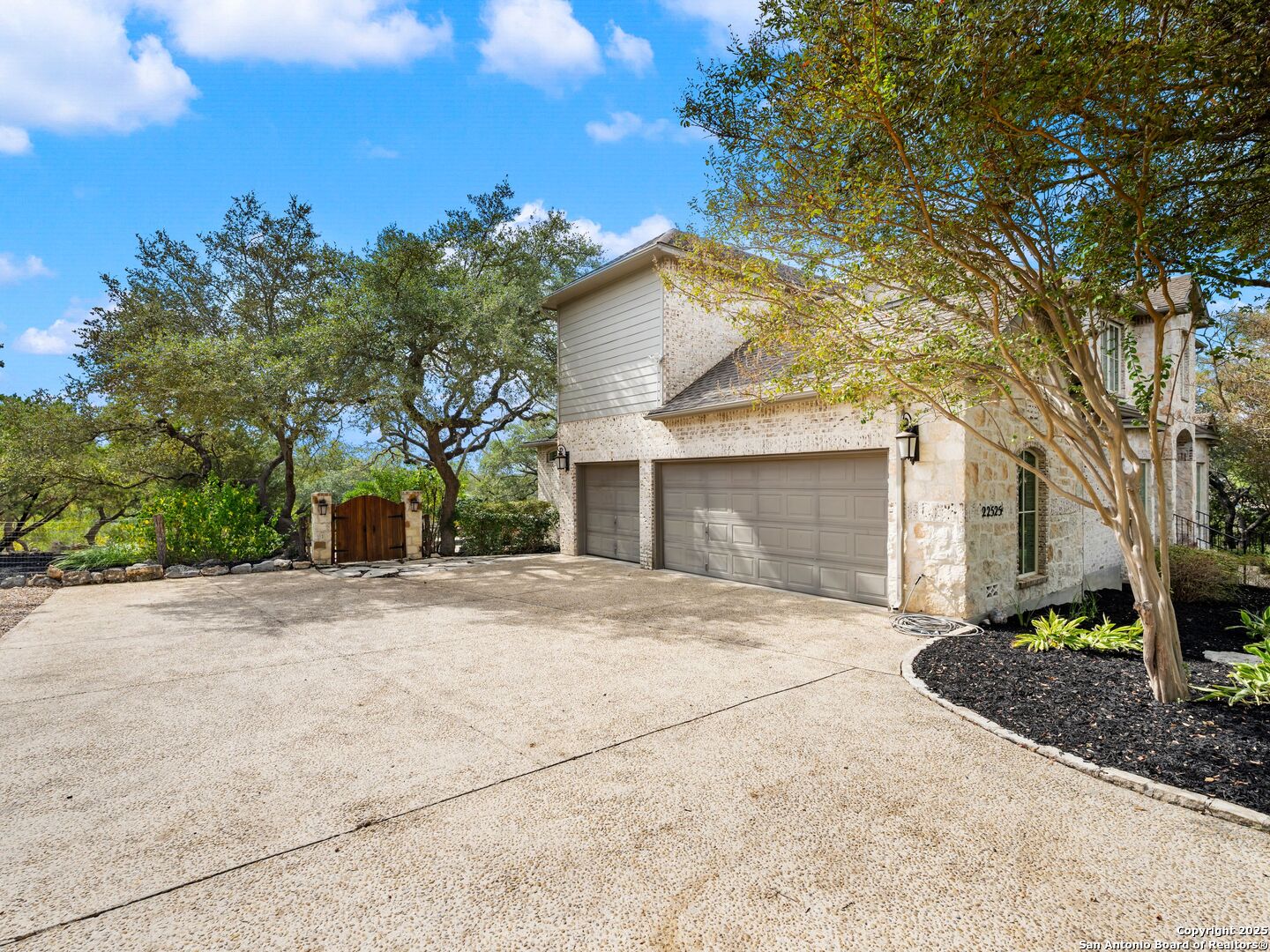 22525 Fossil Ridge
