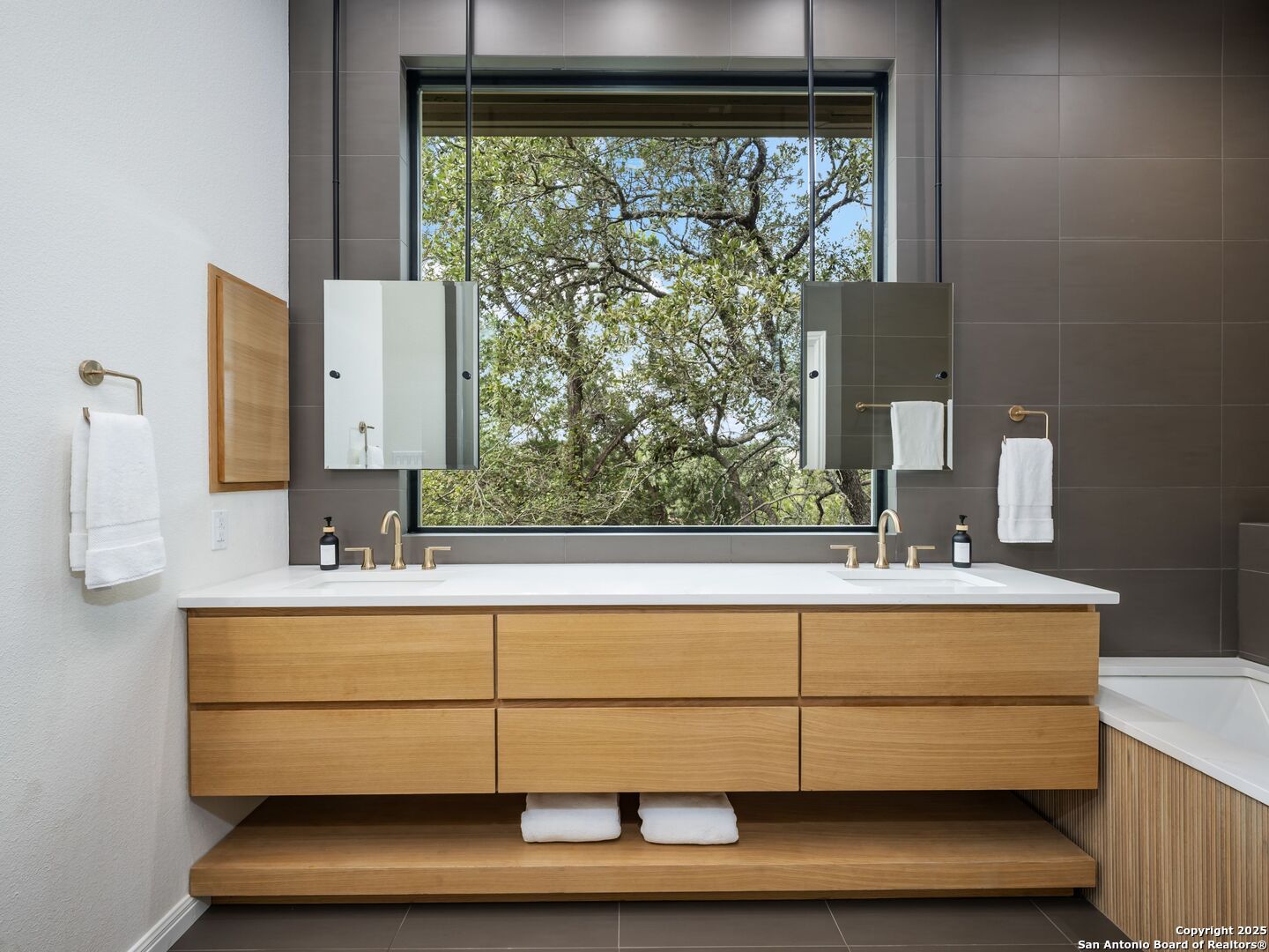 22525 Fossil Ridge
