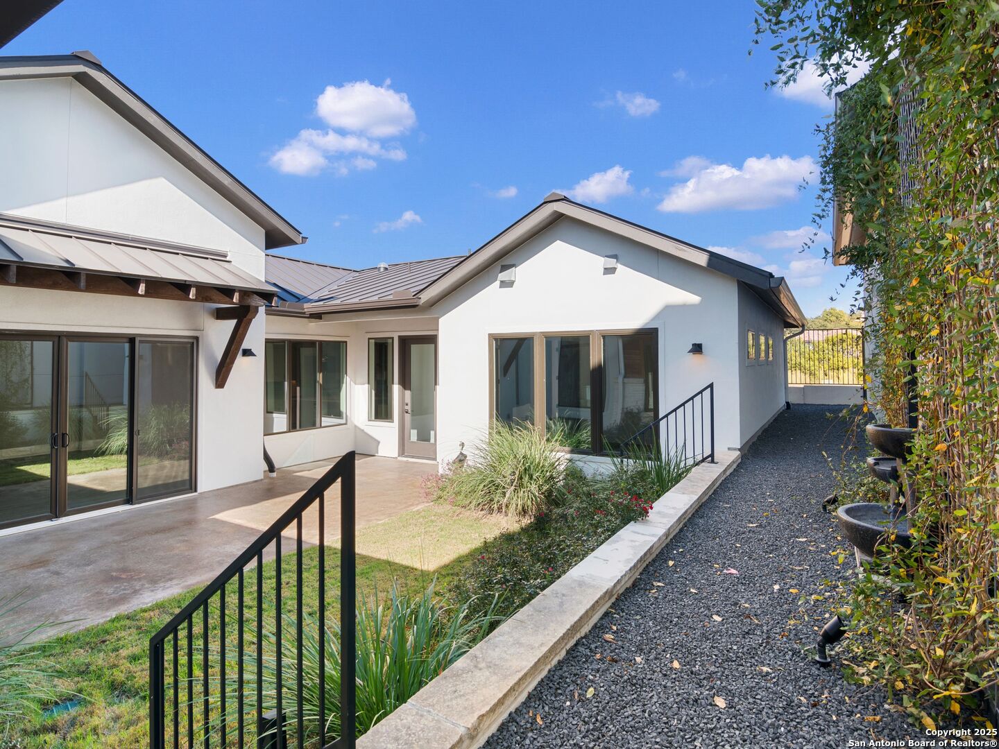 35 Dominion Heights