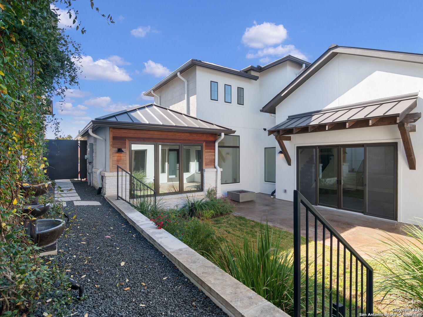 35 Dominion Heights