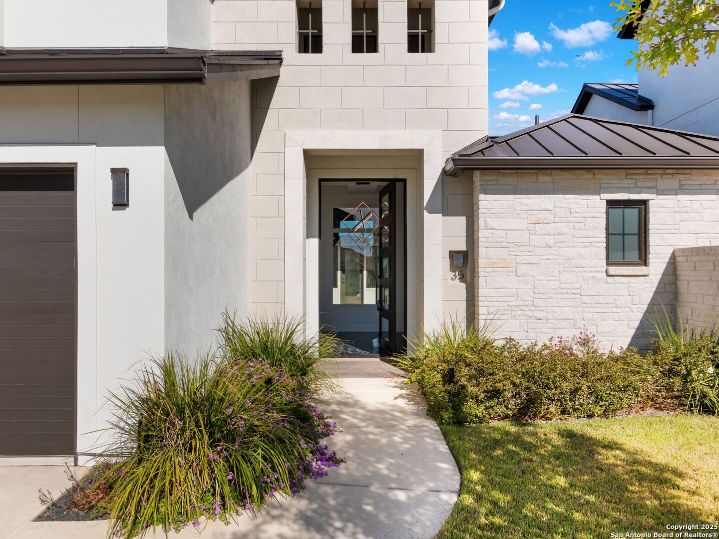 35 Dominion Heights