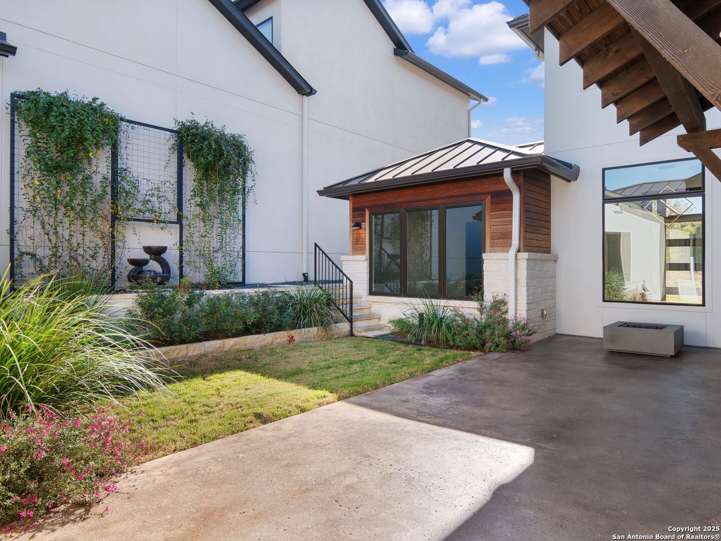 35 Dominion Heights