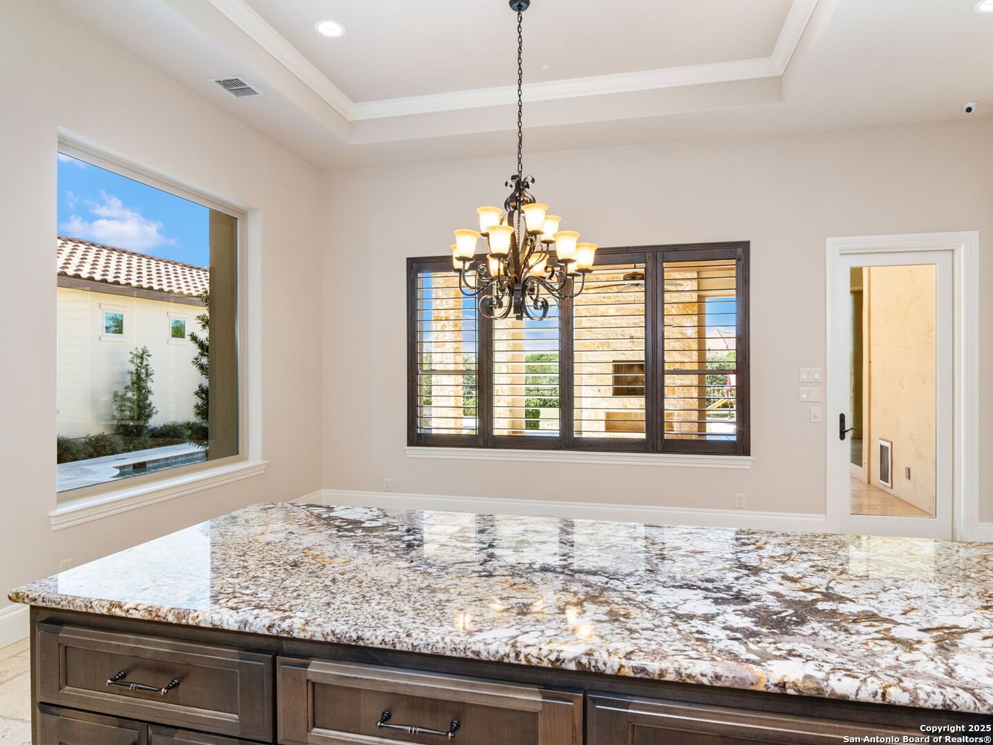 211 Wellesley Landing