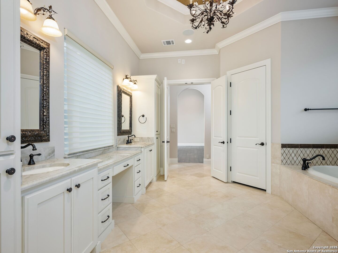 211 Wellesley Landing