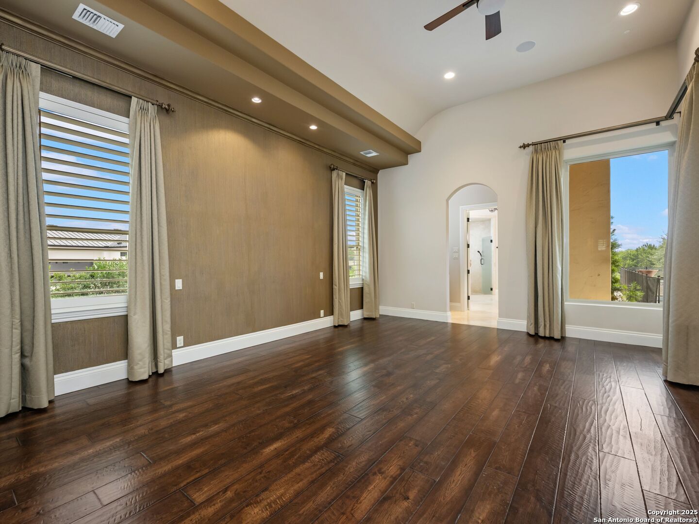 211 Wellesley Landing