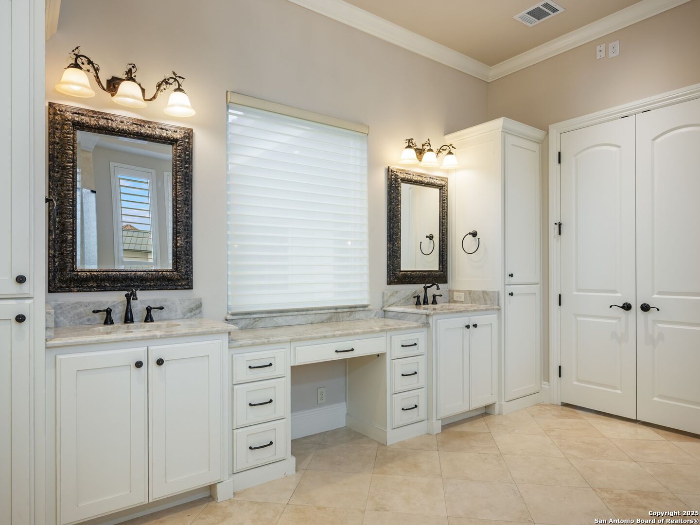 211 Wellesley Landing