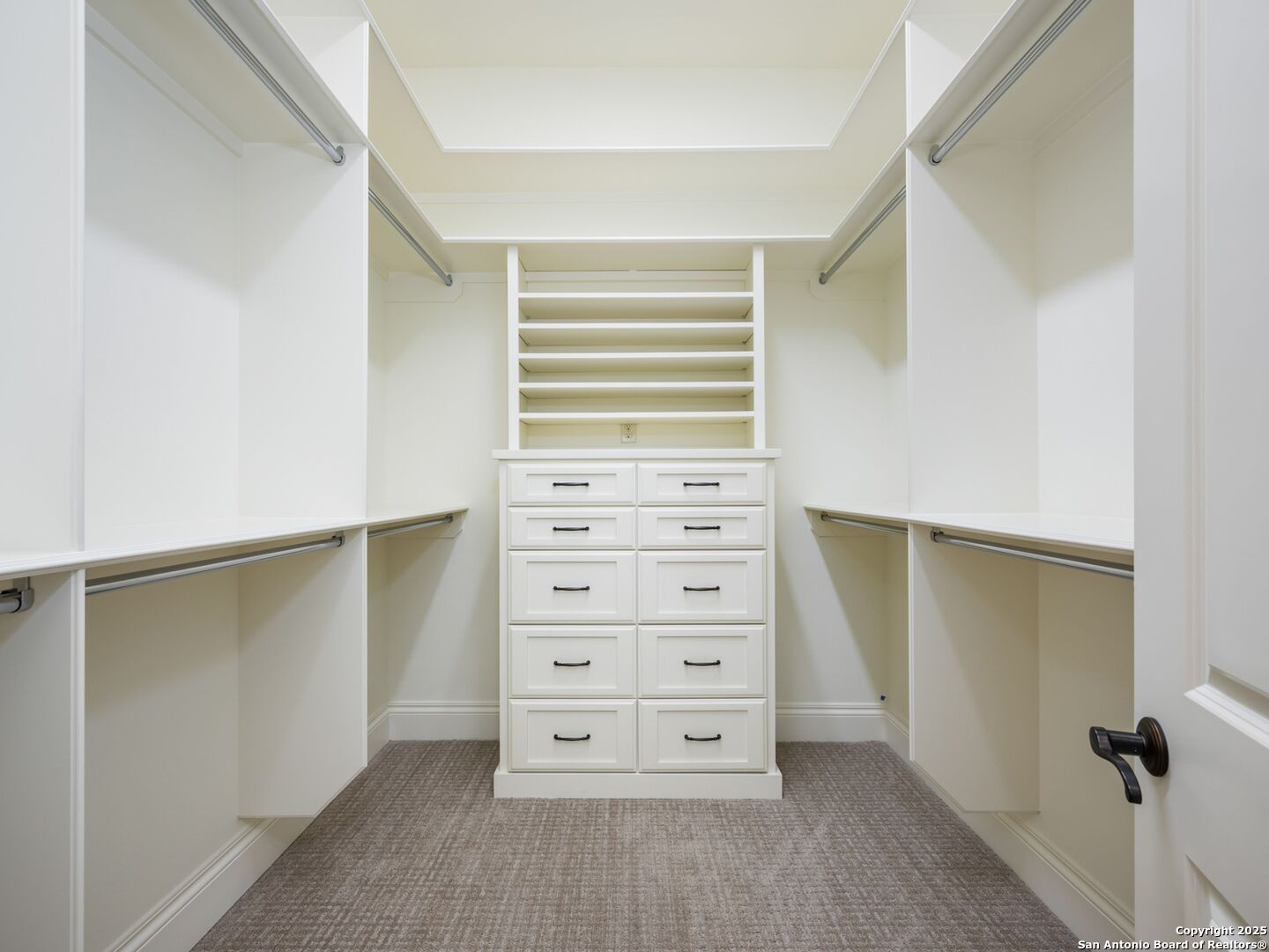 211 Wellesley Landing