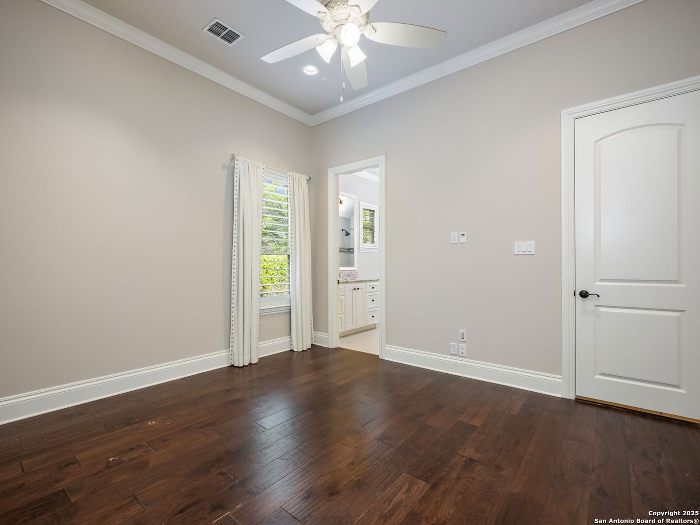 211 Wellesley Landing