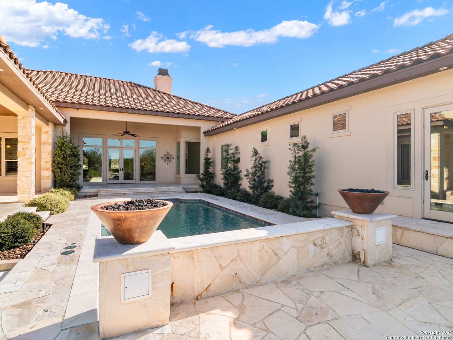 211 Wellesley Landing