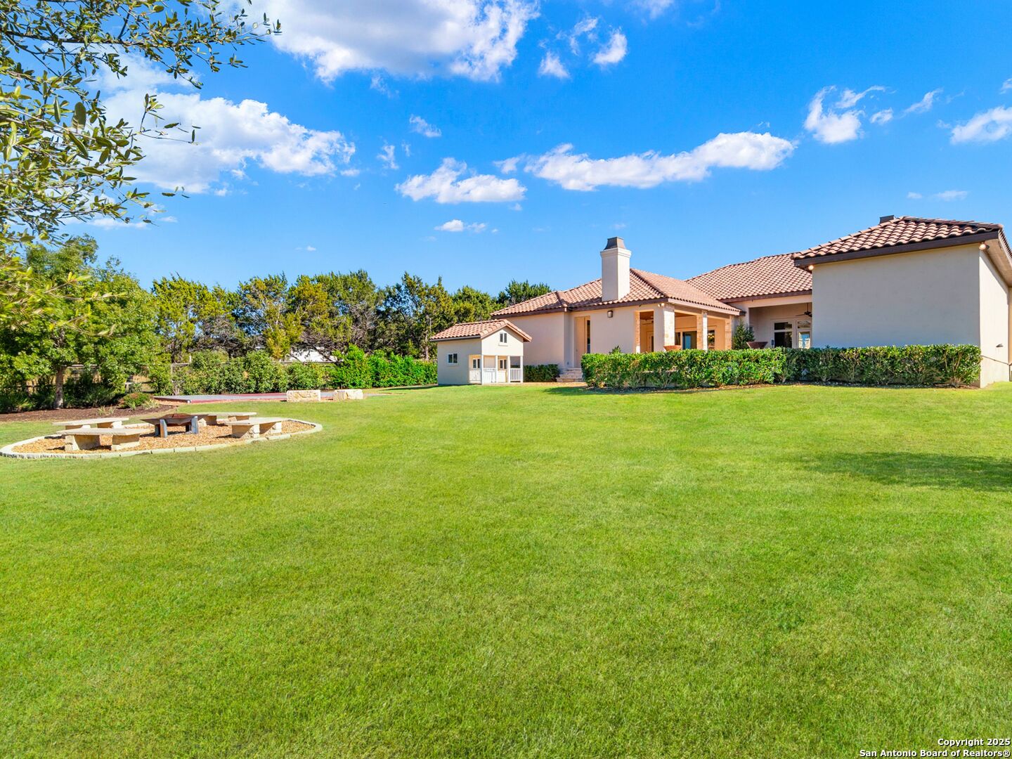 211 Wellesley Landing