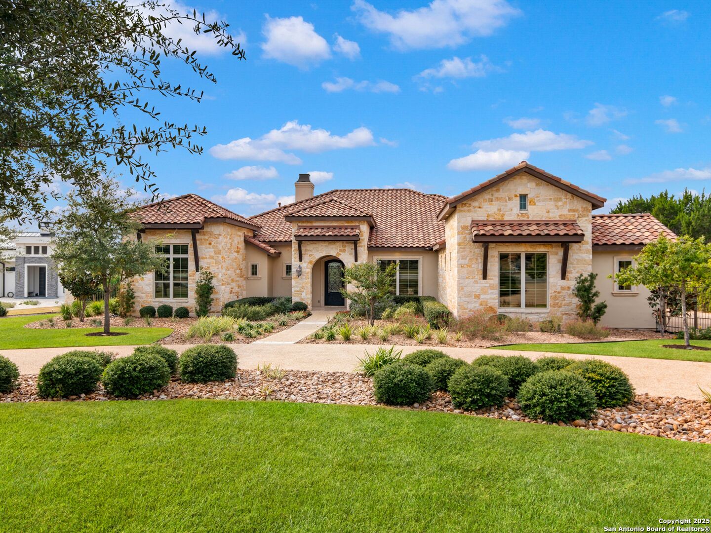 211 Wellesley Landing