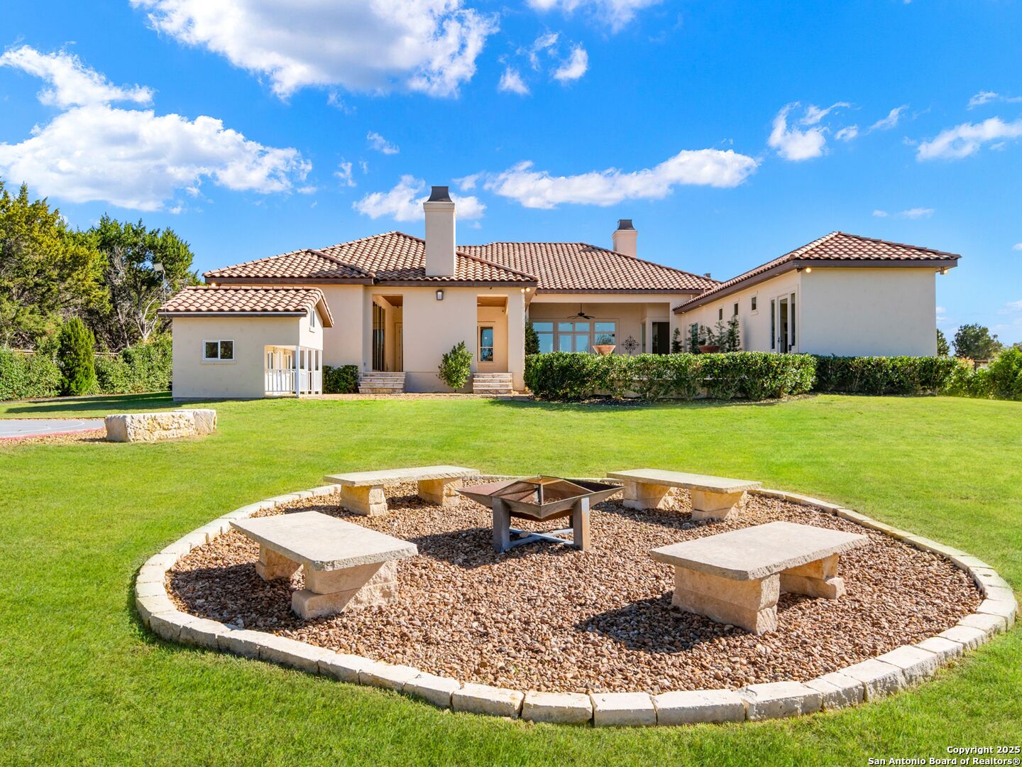 211 Wellesley Landing