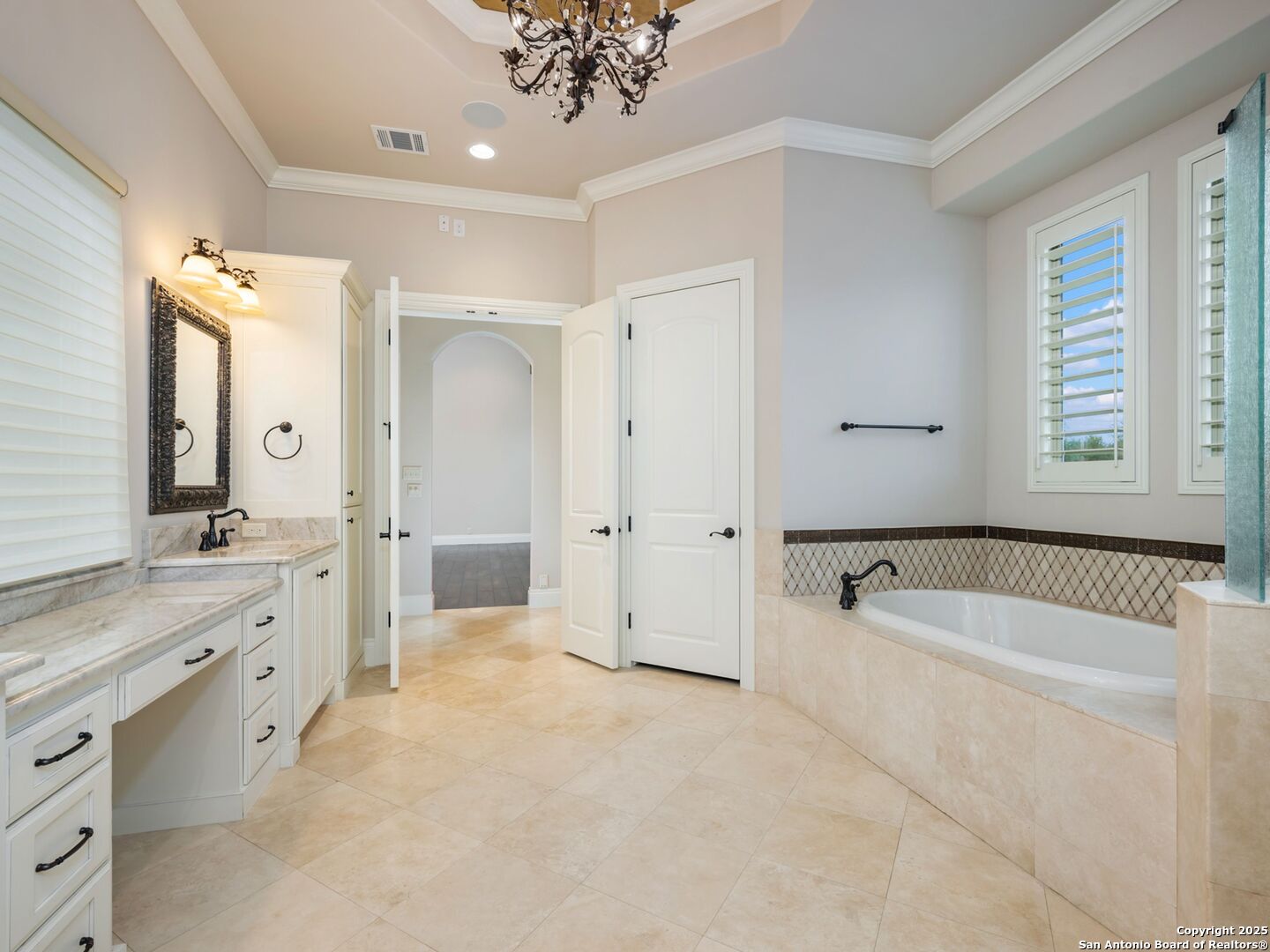 211 Wellesley Landing