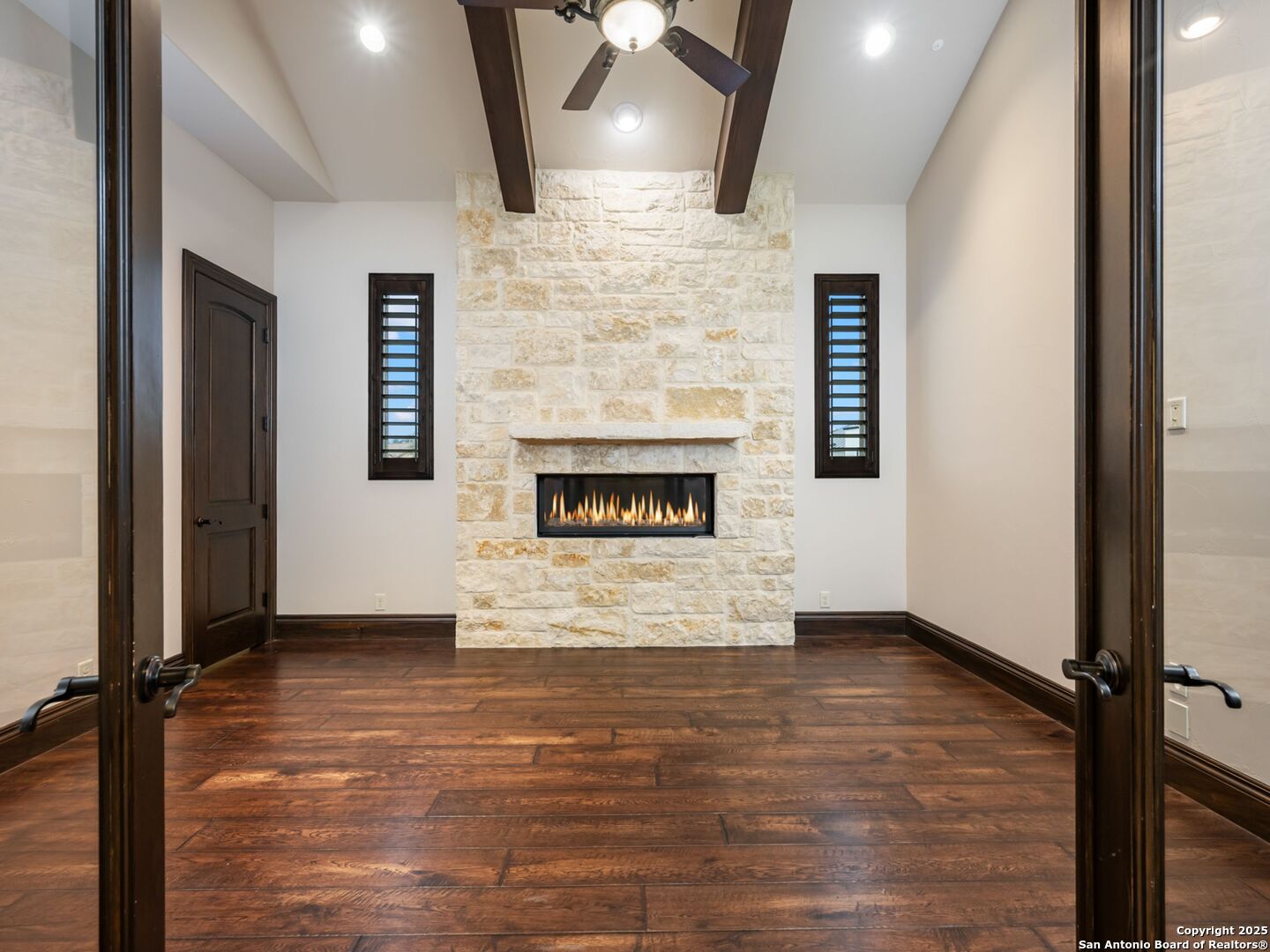 211 Wellesley Landing