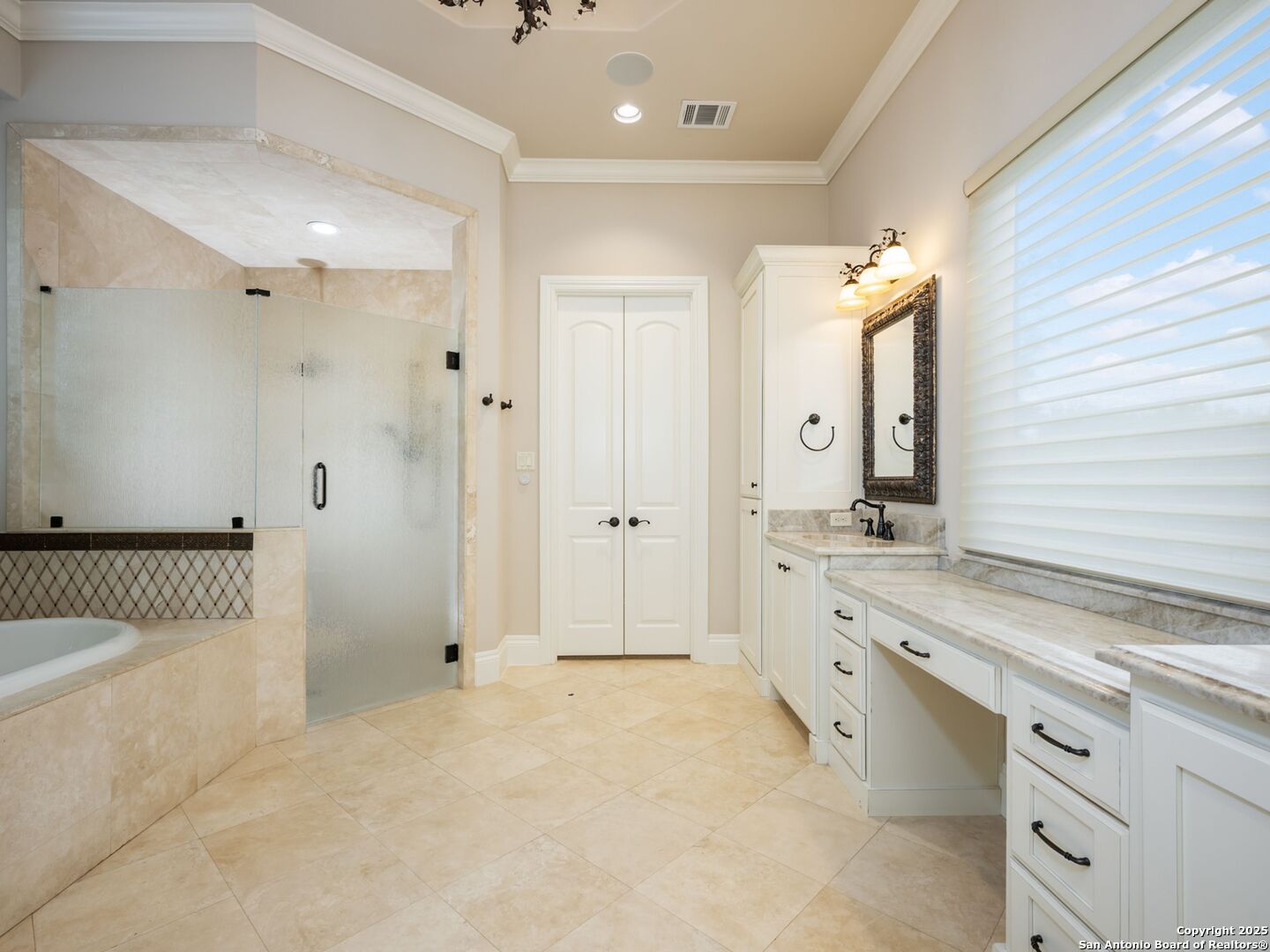 211 Wellesley Landing