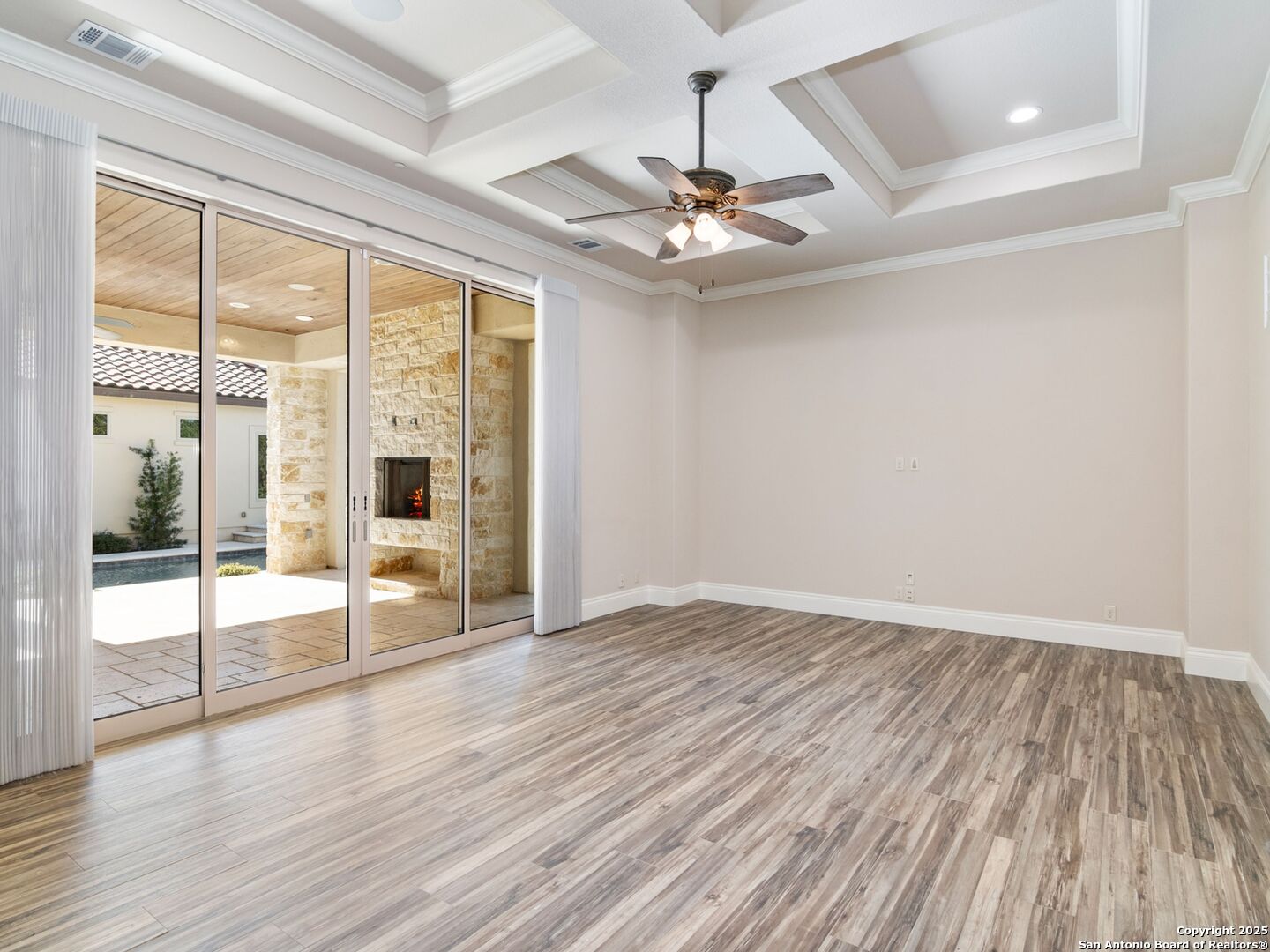 211 Wellesley Landing