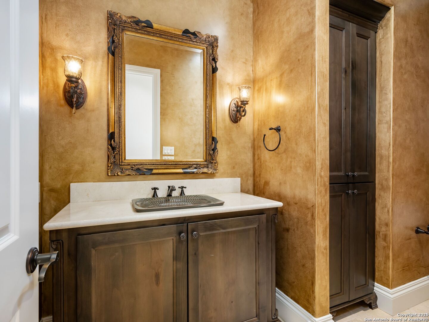 211 Wellesley Landing