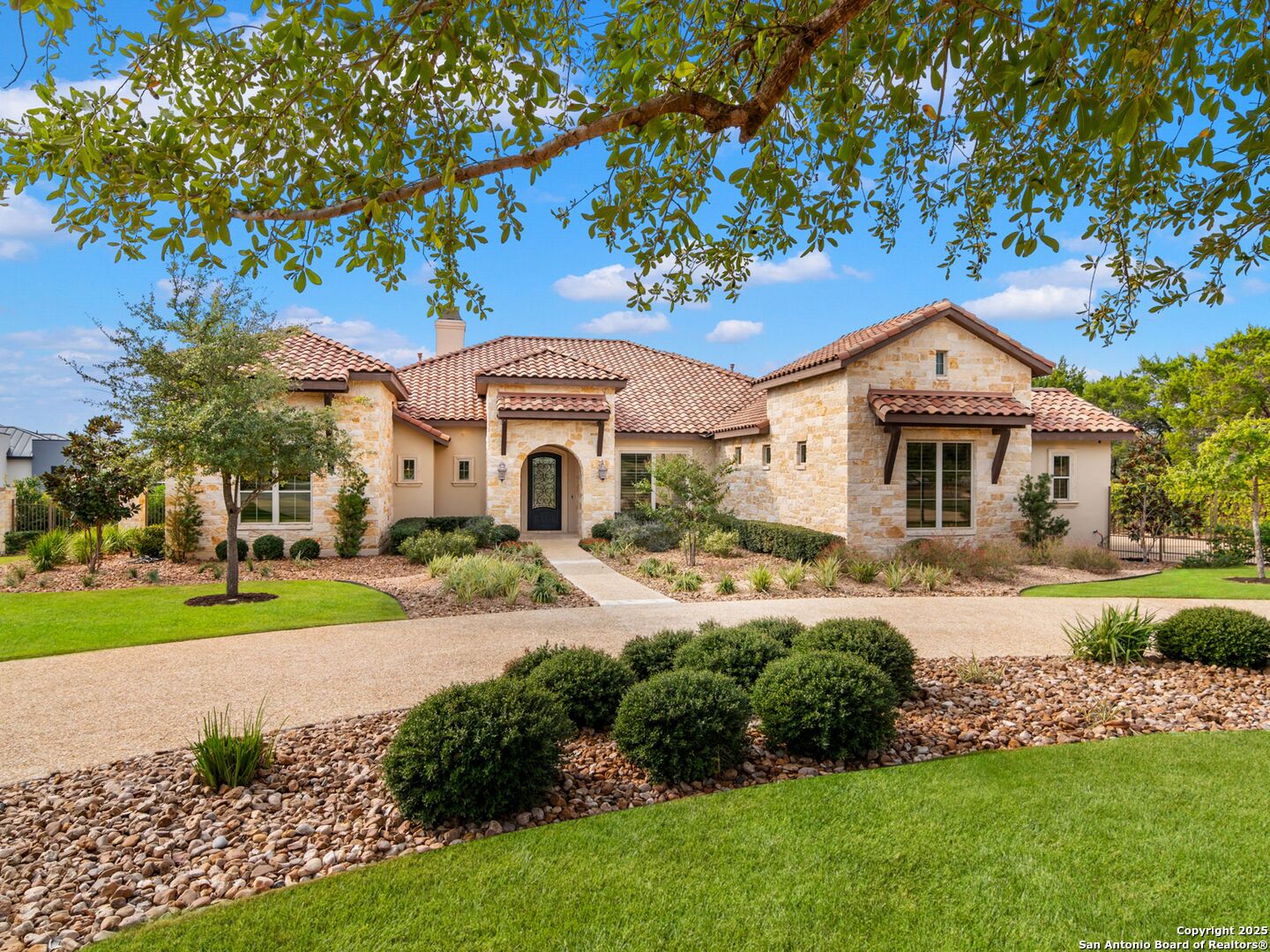 211 Wellesley Landing