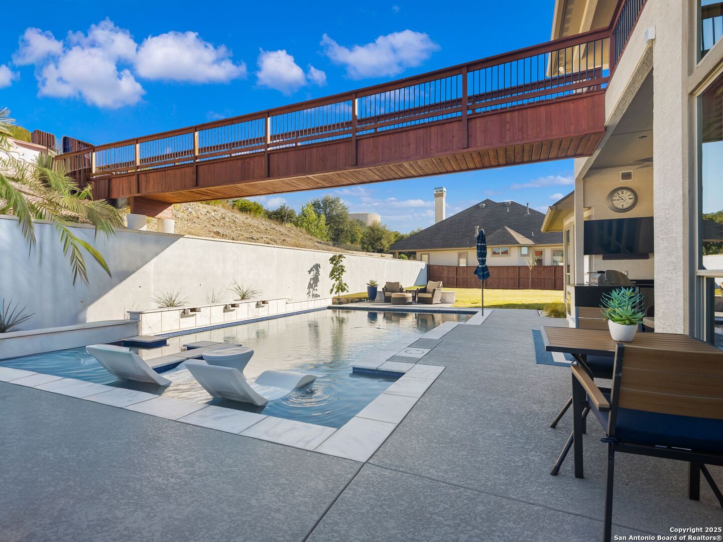 27220 Highland