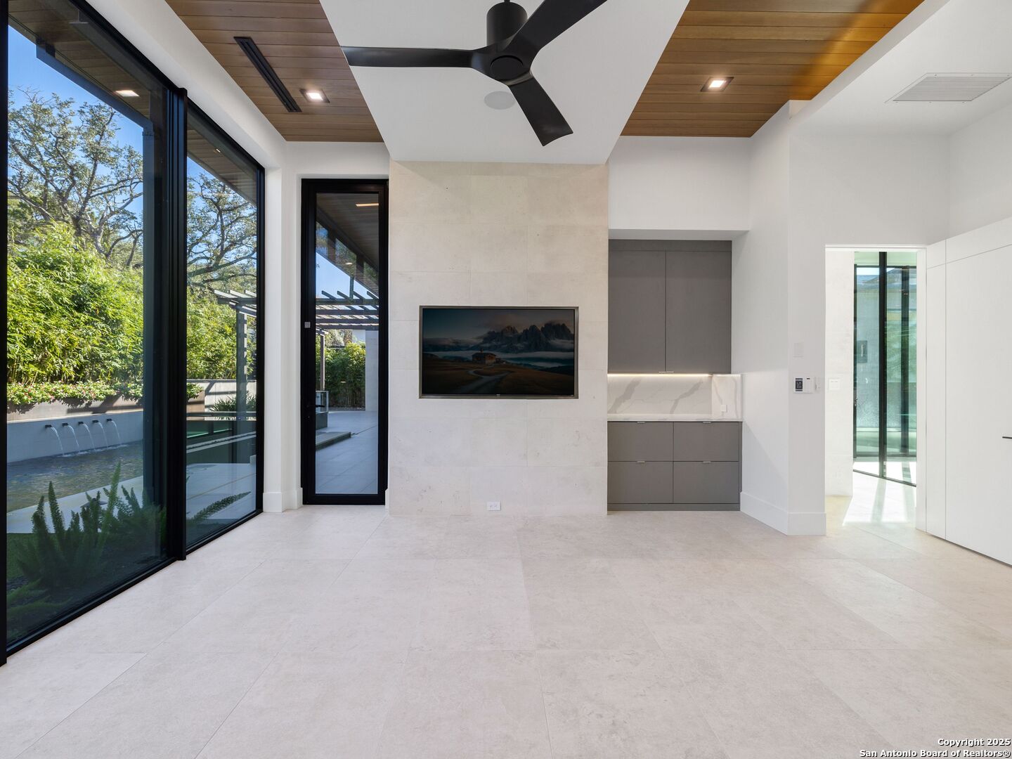 24606 Cliff Line