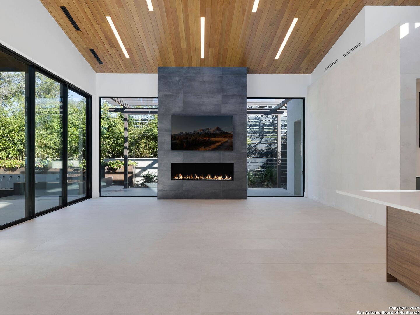 24606 Cliff Line