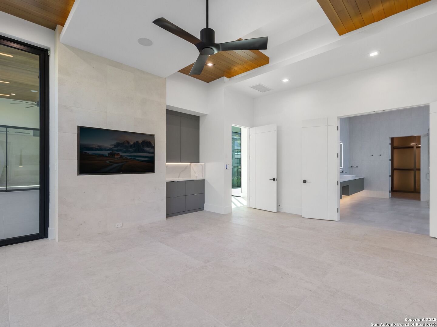 24606 Cliff Line