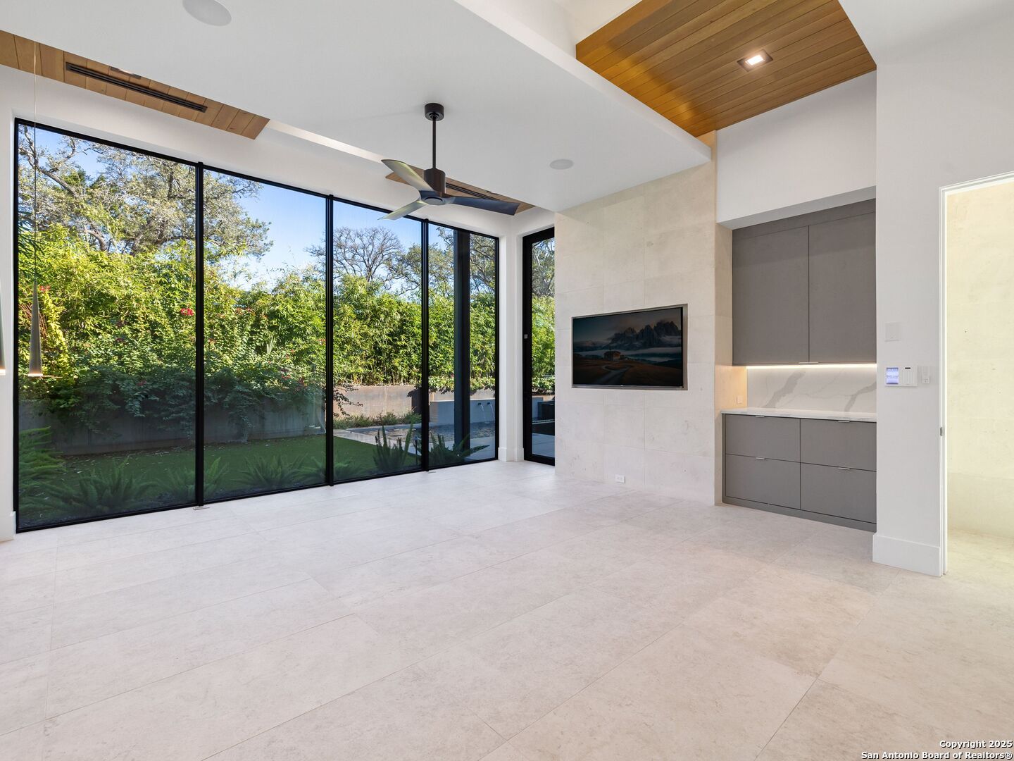24606 Cliff Line