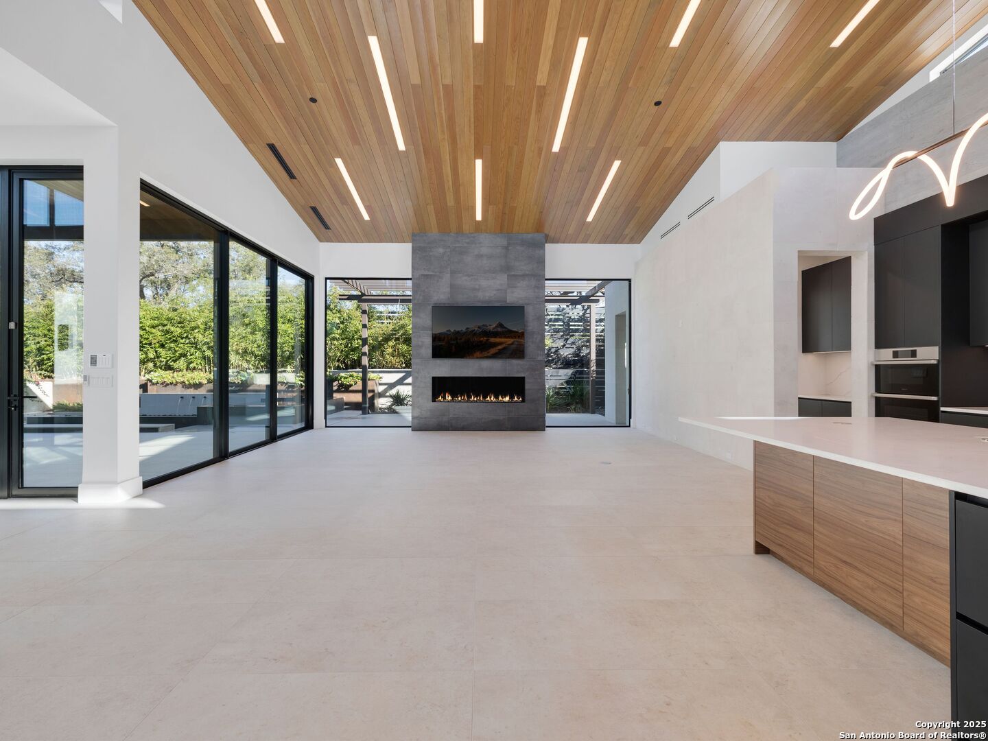 24606 Cliff Line