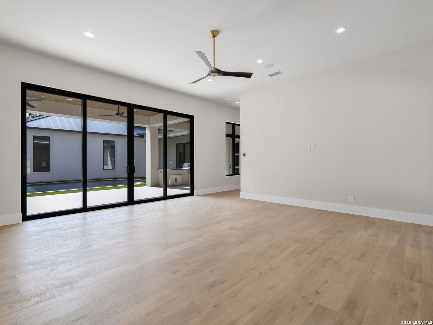71 Via Aragon