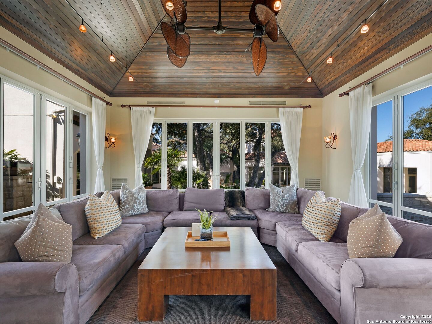 14 Duxbury Park
