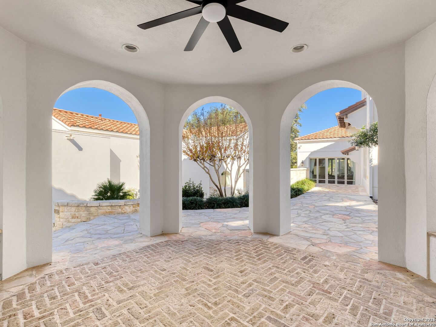 14 Duxbury Park